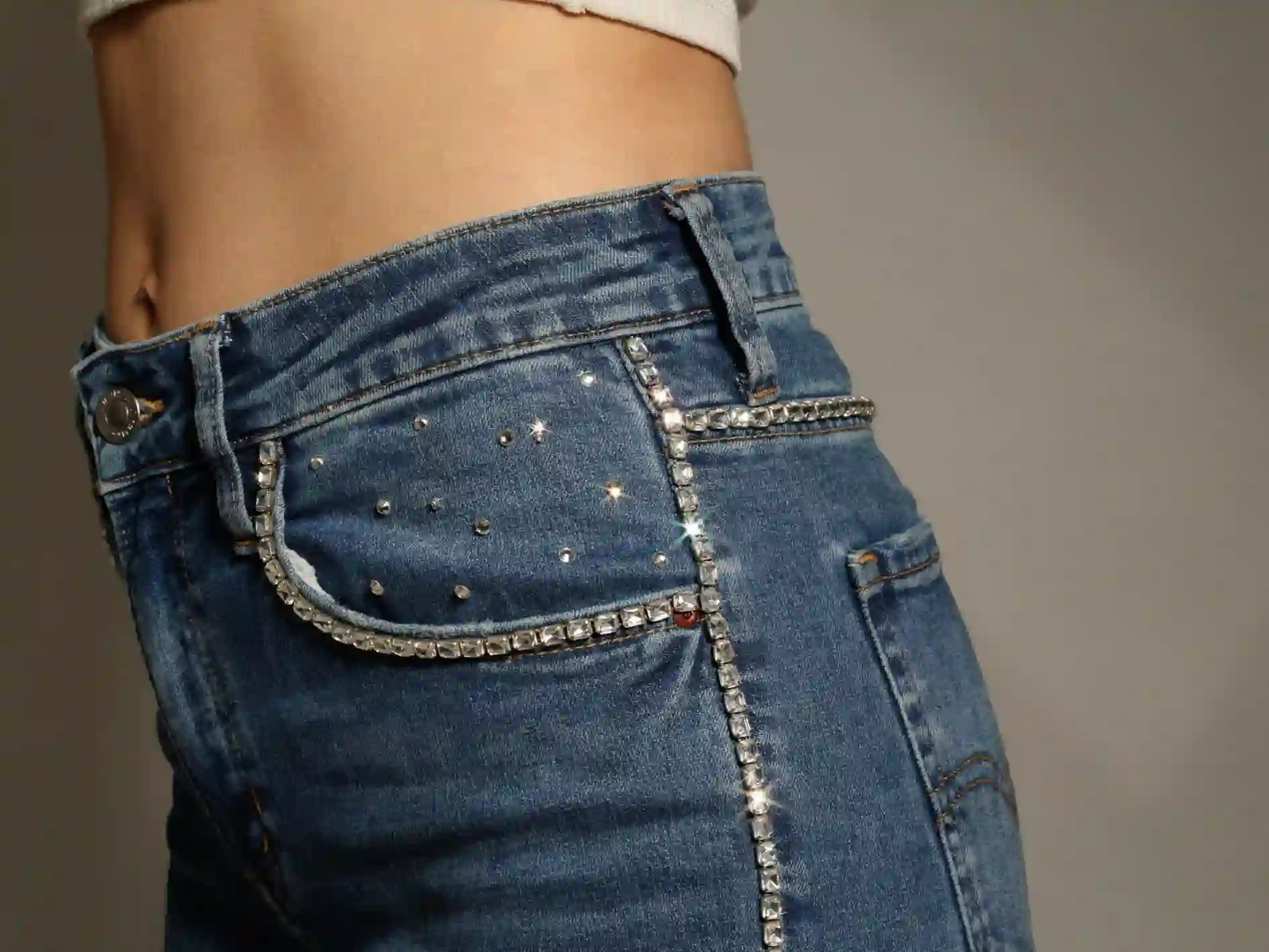 bedazzle ideas rhinestone tumbler, bedazzled jeans DIY idea, bedazzle phone case rhinestones