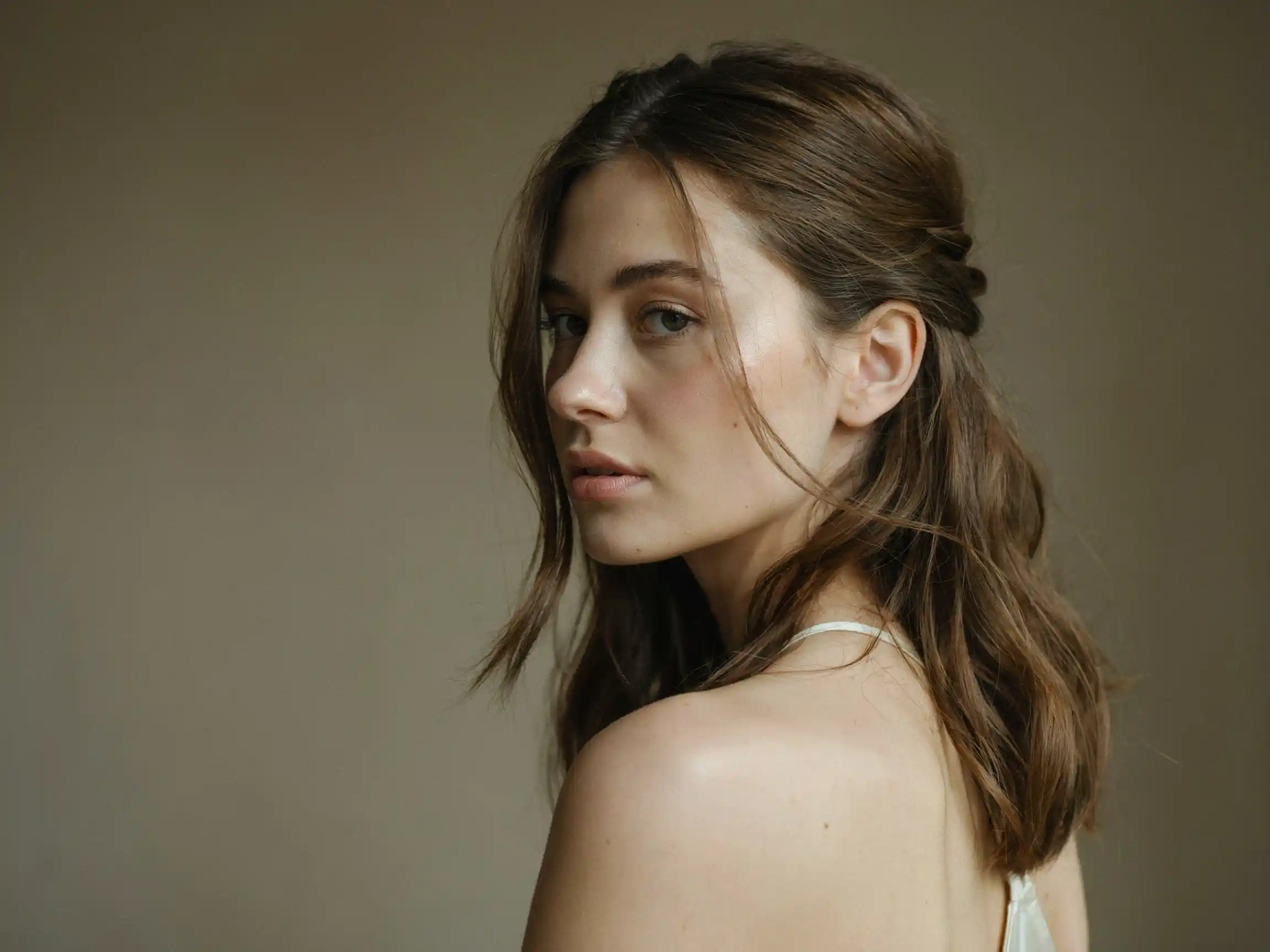 hairstyles for medium hair half up, medium hair beach waves, claw clip updo medium hair
