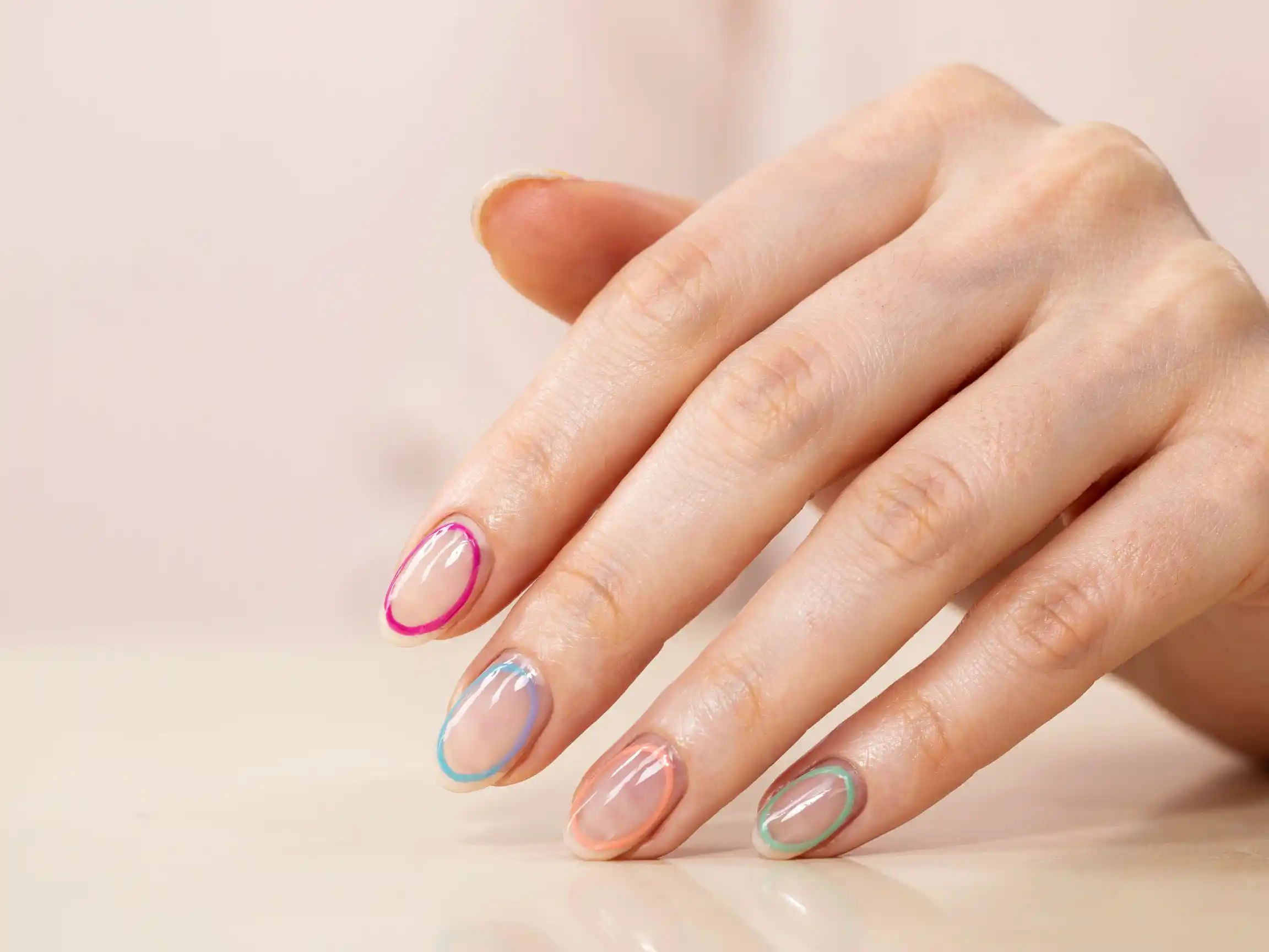 semi-permanent été corail, French colorée semi-permanent été, nail art pois semi-permanent