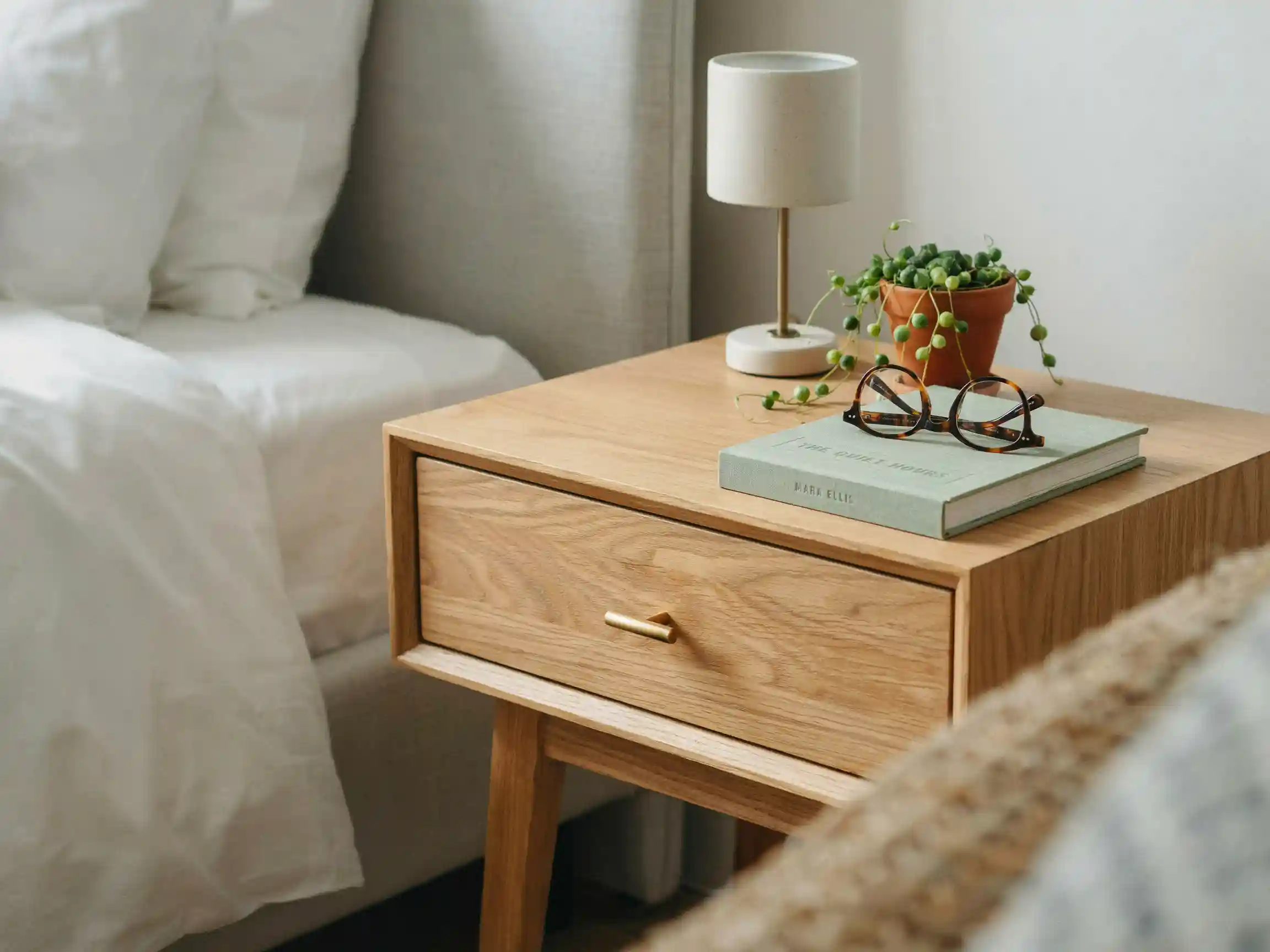 comment ranger sa chambre lit fait, ranger sa chambre dressing organisé, rangement sous le lit chambre