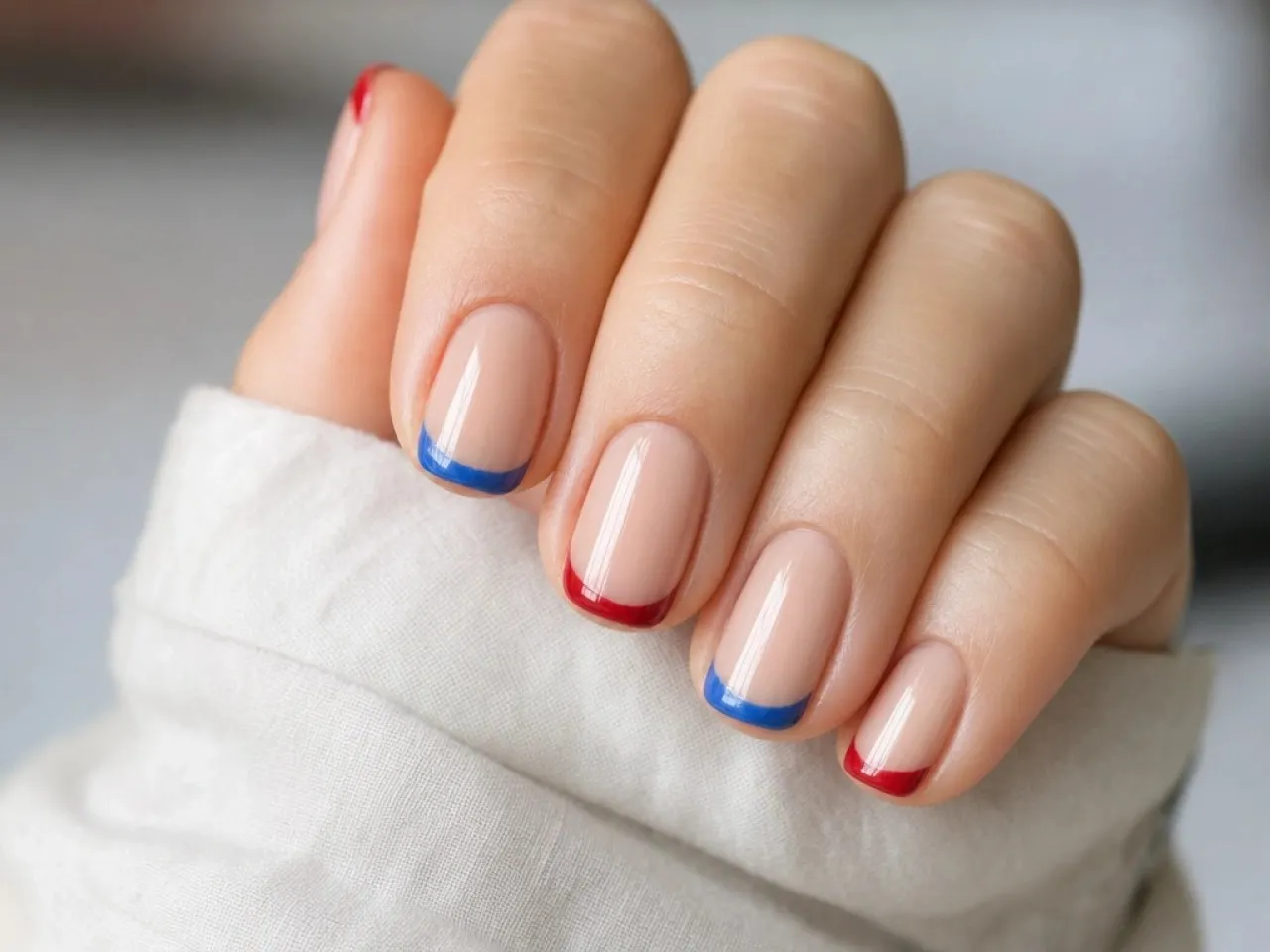 simple Fourth of July nail designs, easy red white and blue nails, simple Fourth of July nail designs at home.