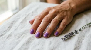 1. Lilla lattiginoso su unghie corte